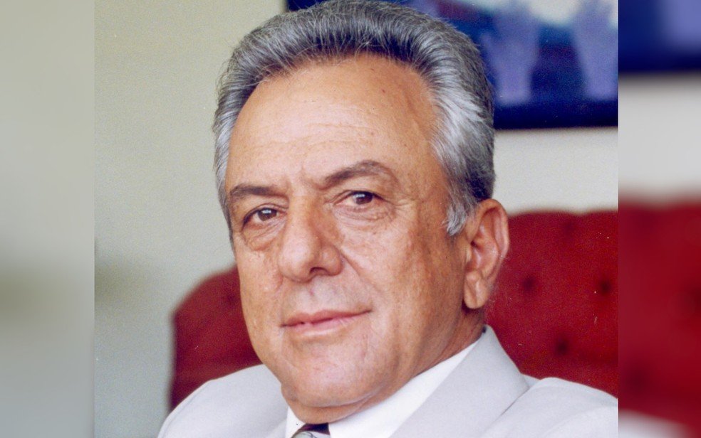 O Professor e Ex-governador de Goiás, Helenês Cândido morre após três dias de espera por UTI