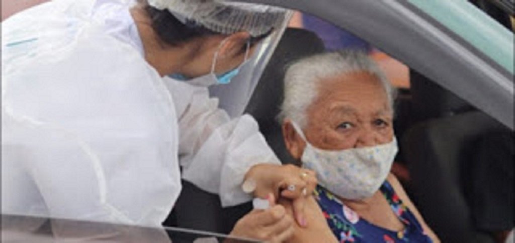 A Prefeitura de Águas Lindas de Goiás abre agendamento para vacinação de idosos de 73 anos ou mais