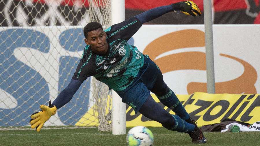 Ajax avançar para contratação do goleiro Hugo Souza do Flamengo