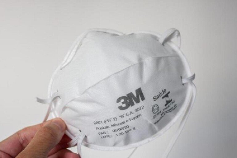 Infectologista explica como saber se a máscara de pano está adequada e alerta para uso incorreto de máscaras profissionais