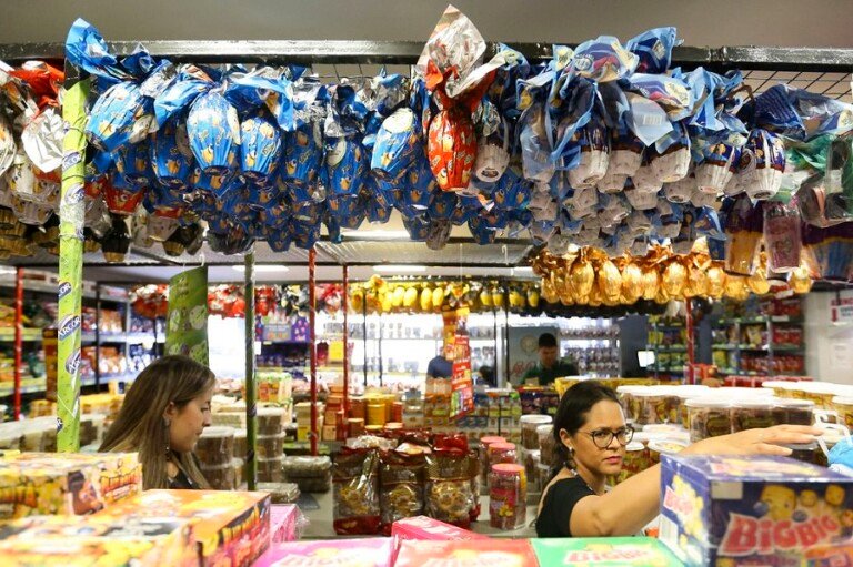 Brasília - Compra de ovos de páscoa em lojas de Brasília. (Marcelo Camargo/Agência Brasil)