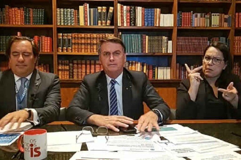 “Só Deus me tira da cadeira presidencial, e me tira, obviamente, tirando a minha vida”, disse Bolsonaro  (Imagem: Youtube/Jair Bolsonaro)