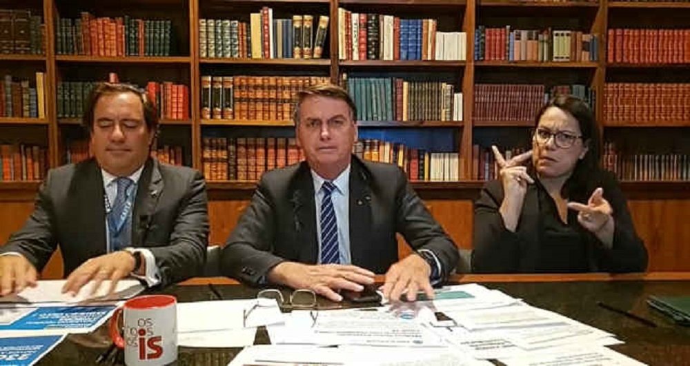 Bolsonaro: “Só Deus me tira da cadeira presidencial”