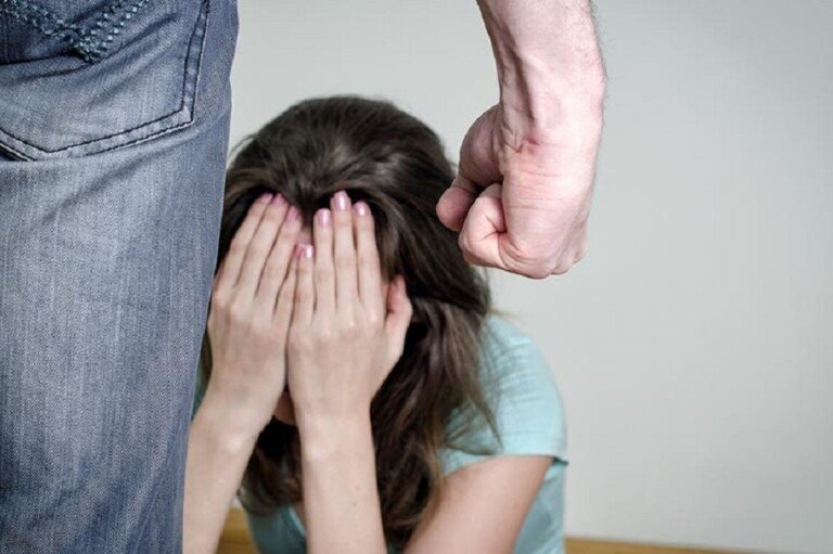 violencia-contra-mulher-agredida-840x500