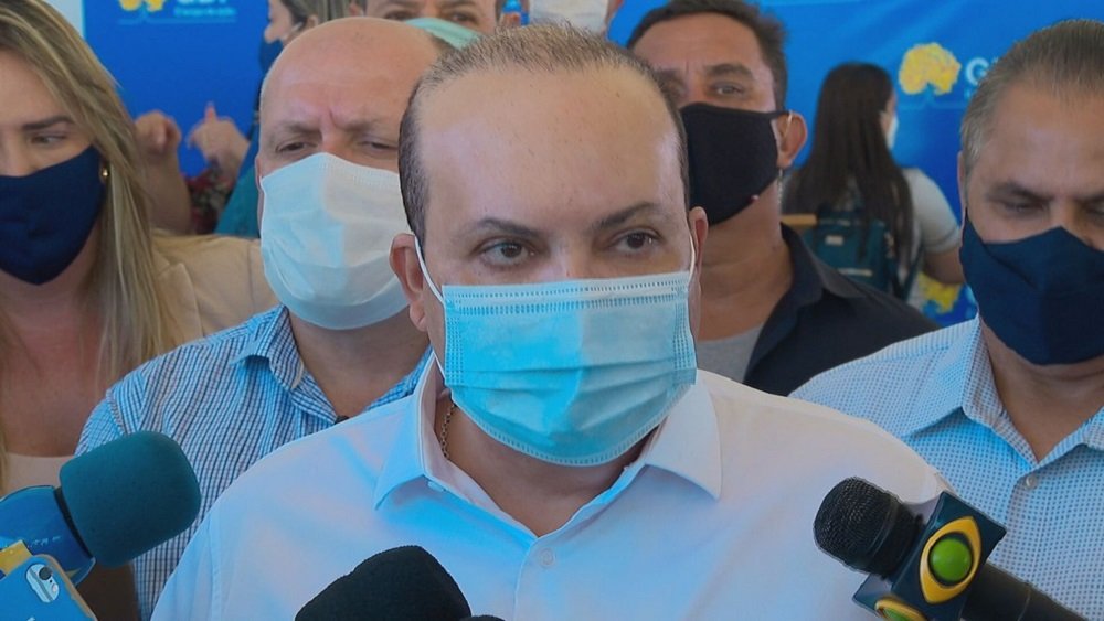 Ibaneis anuncia vacinação de todos os professores e para pessoas a partir de 55 anos