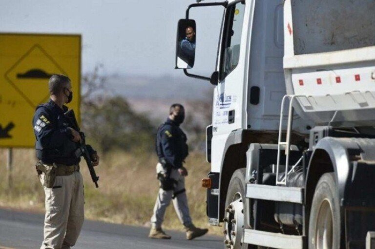 1_policia_faz_barreira_de_vistorias_em_rodovias_de_goias__3_-6717917