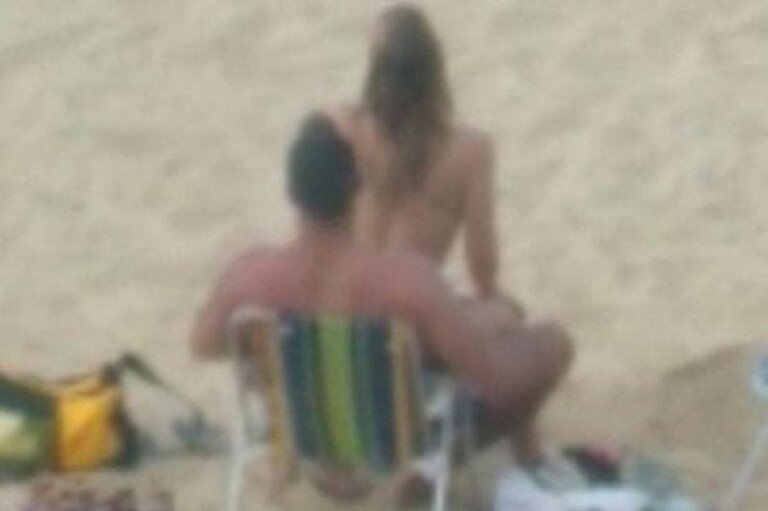 Casal-e-flagrado-fazendo-sexo-em-praia-de-Santa-Catarina-a-luz-do-dia-600x400