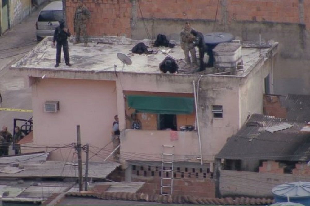 Filho que mantém idosa refém tem três registros de violência doméstica