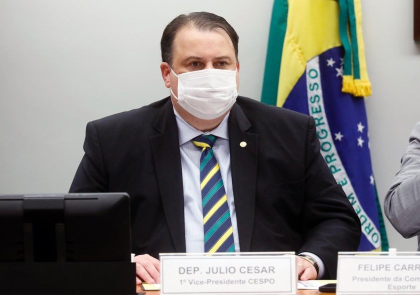 Comissão aprova relatório de Julio Cesar Ribeiro que garante recursos à Confederação Brasileira de Surdos
