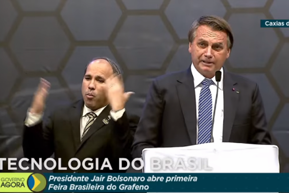 “Meu couro é grosso”, diz Bolsonaro, em meio a denúncias de corrupção na Saúde
