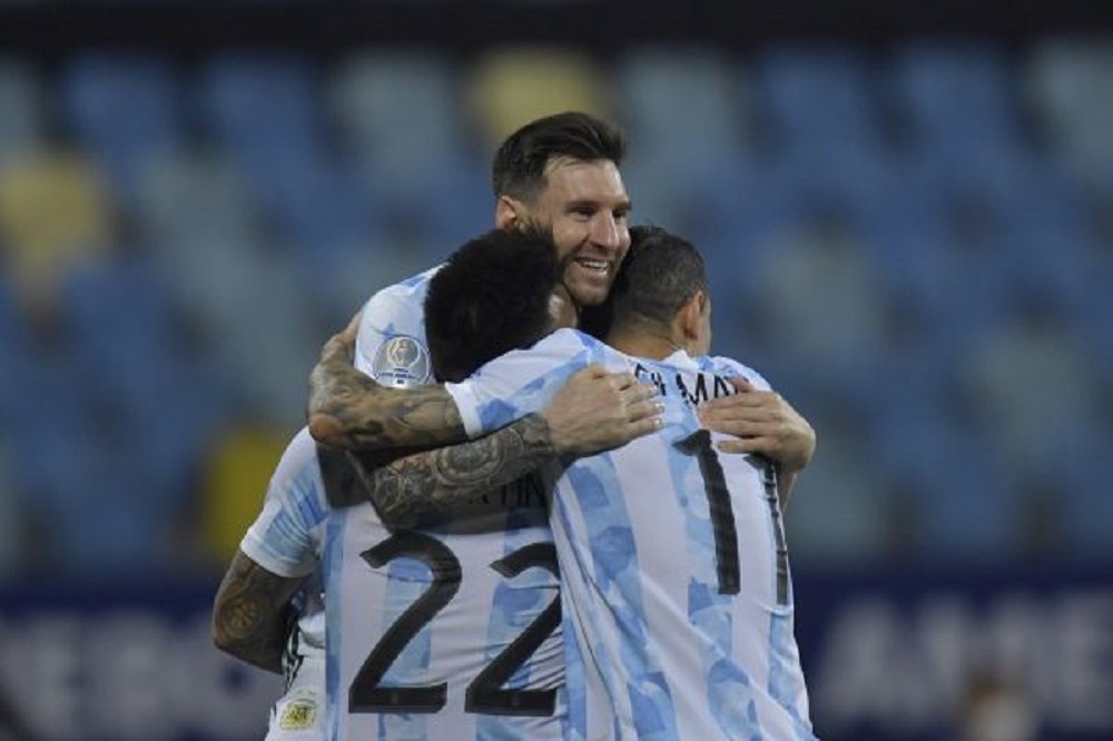 Messi brilha, Argentina faz 3 x 0 no Equador e pega a Colômbia na semi