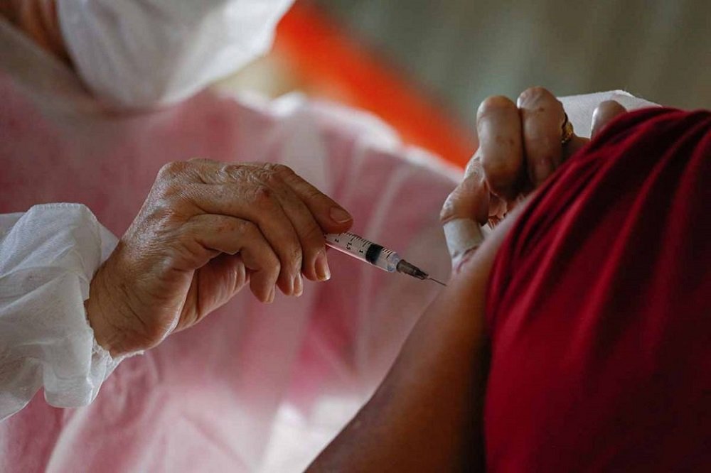 MPGO vai autuar quem tiver tomado três doses da vacina contra Covid