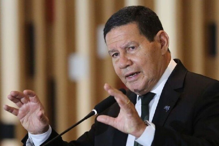 Mourão: 'As Forças Armadas não abandonam o tripé da legalidade, da legitimidade e da estabilidade'
FABIO RODRIGUES POZZEBOM/AGÊNCIA BRASIL - .03.11.2020