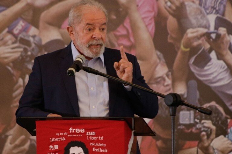 10mar2021---o-ex-presidente-luiz-inacio-lula-da-silva-durante-coletiva-de-imprensa-realizada-na-sede-do-sindicato-dos-metalurgicos-em-sao-bernardo-do-campo-no-abc-paulista-1615392435504_v