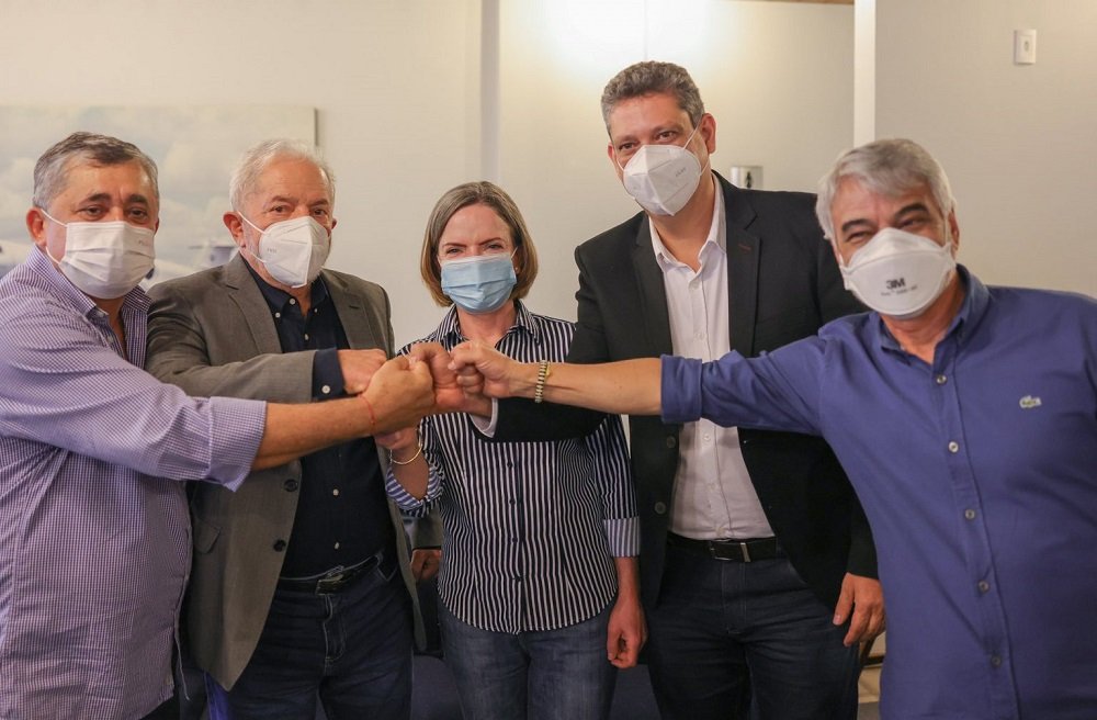 Com Pompa: Lula vai ao nordeste em avião particular e deve evitar as ruas