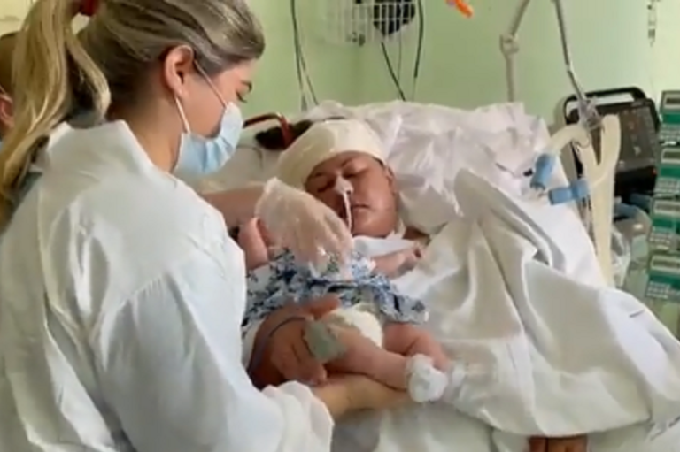 Ana Raiane deu à luz essa bebê