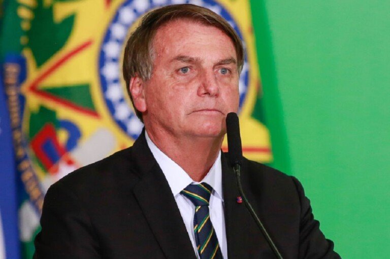 Presidente Jair Bolsonaro com os ministros Paulo Guedes,  Gilson Machado durante o anúncios do ministério do turismo: Sistema de avaliação de Impacto ao patrimônio Guia Brasileiro de Sinalização Turística. Sérgio Lima/Poder360 10.06.2021