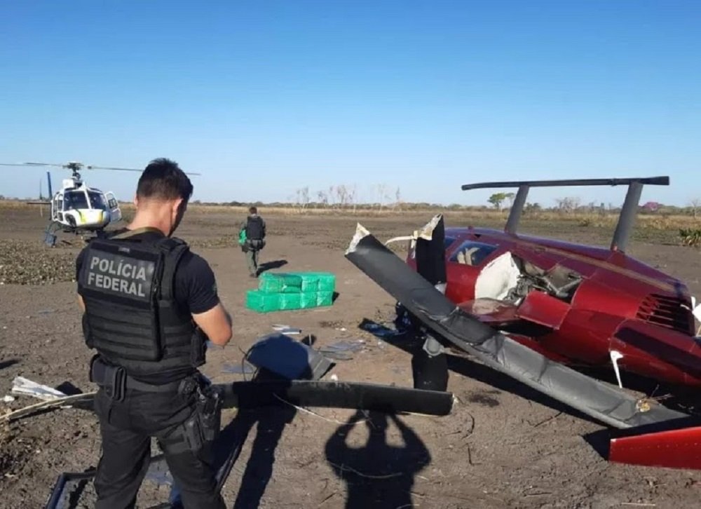 Helicóptero com quase 300 kg de cocaína cai no Pantanal