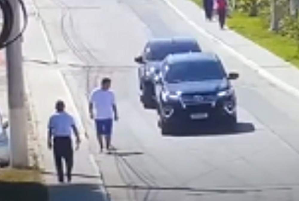 Vídeo: traficante Abelha deixa cadeia e cumprimenta chefe prisional