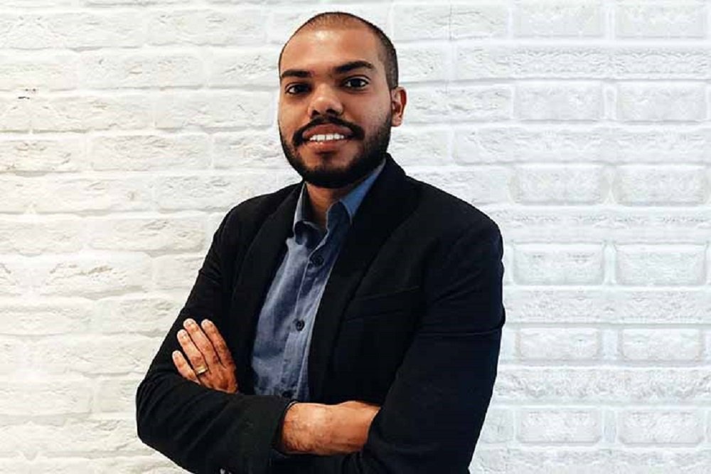 Vitor Paulo dá lugar ao filho em secretaria do DF