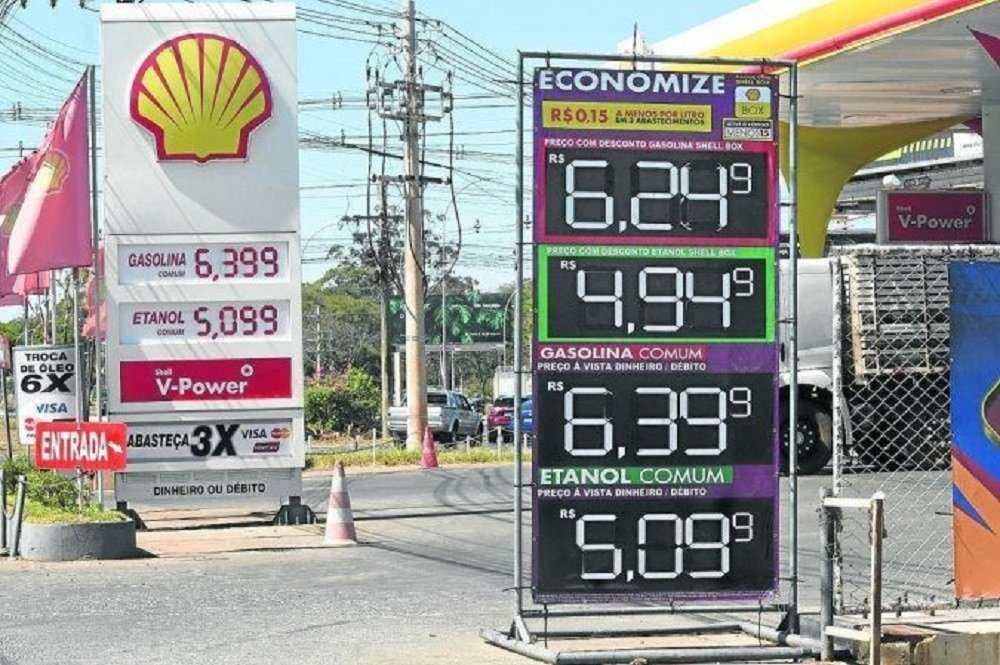 Proposta do presidente da Câmara reduz preços de combustíveis em 8%