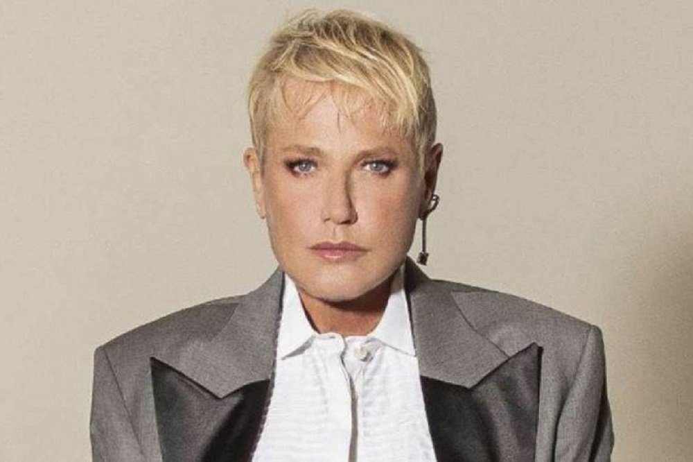 Xuxa publica foto aos 18 anos tirada por Pelé nos EUA: “Acreditem, sou eu”