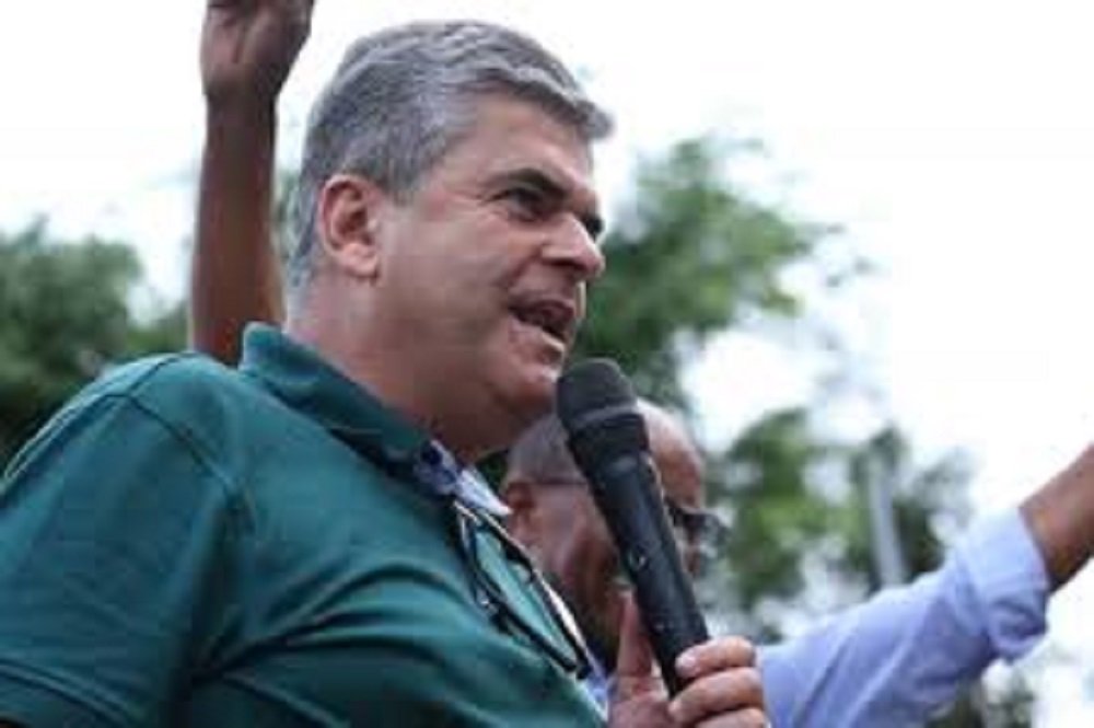 Atentado: Carro de prefeito é alvo de tiros em Duque de Caxias