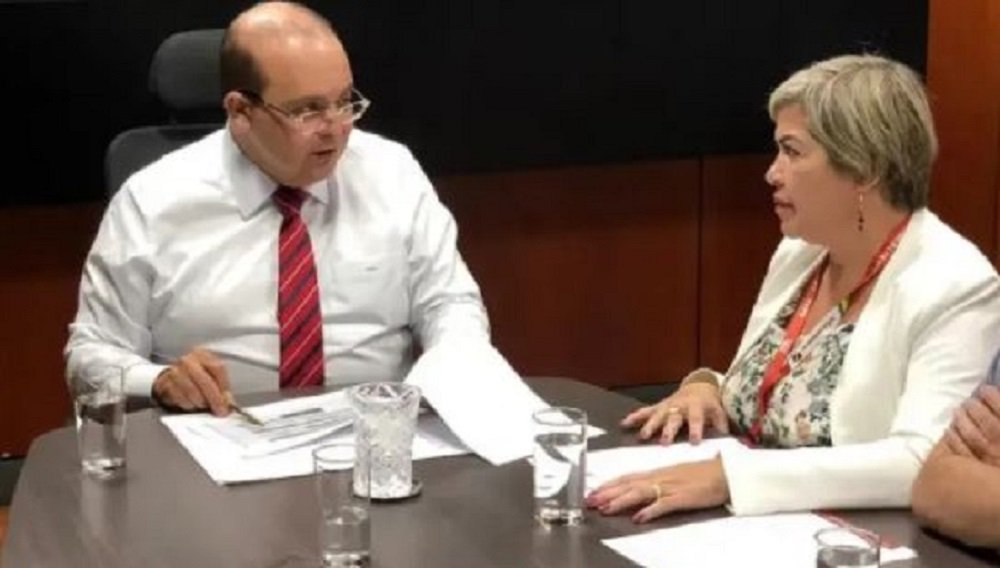 De bem com os servidores da Saúde, Ibaneis manda pagar pecúnias