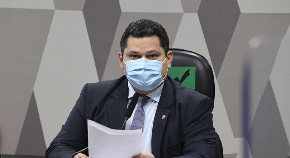 Rosa Weber encaminha à PGR notícia-crime contra Alcolumbre