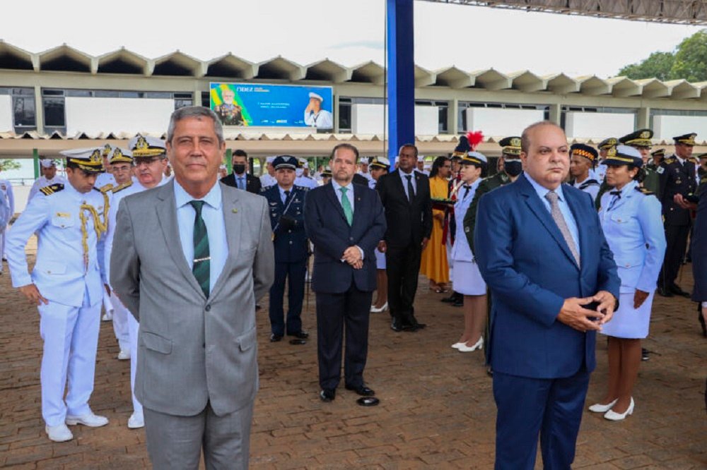 Ibaneis recebe a medalha Mérito Tamandaré