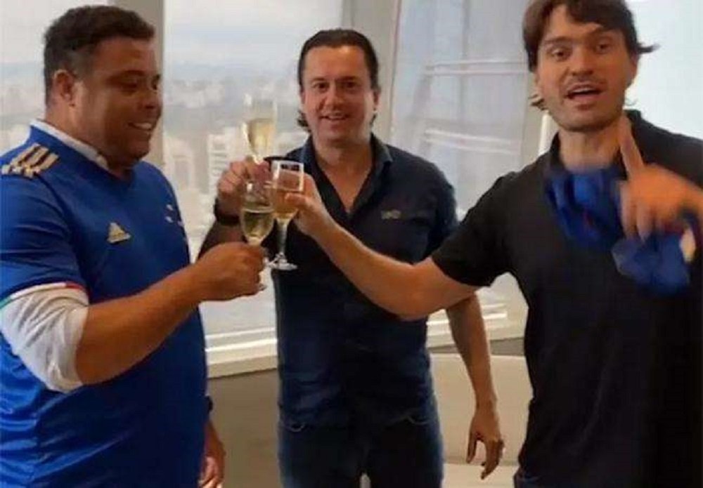 Do contrato com o Corinthians a dono do Cruzeiro: Ronaldo está novamente na vanguarda