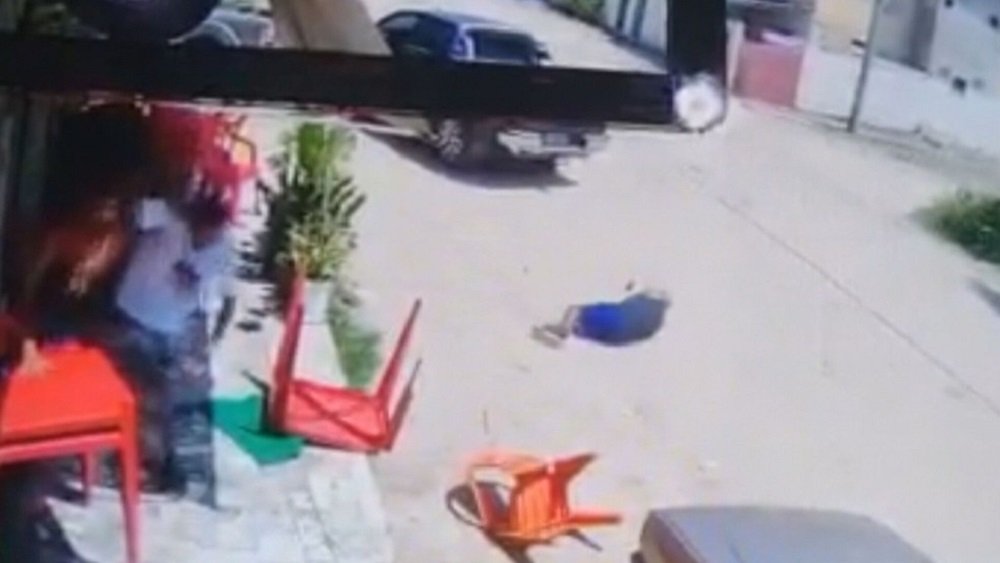 VÍDEO: Câmeras registram ataque contra bar em Itaboraí; três pessoas morreram