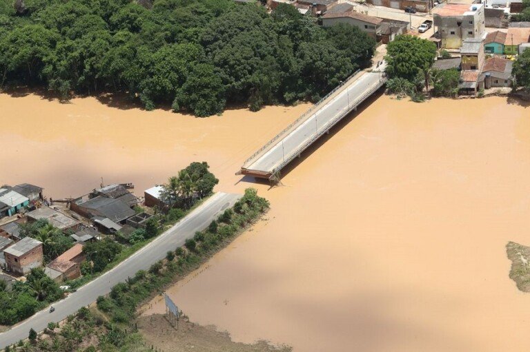2021-12-13t115302z_2014251915_rc20dr9eamsu_rtrmadp_3_brazil-floods