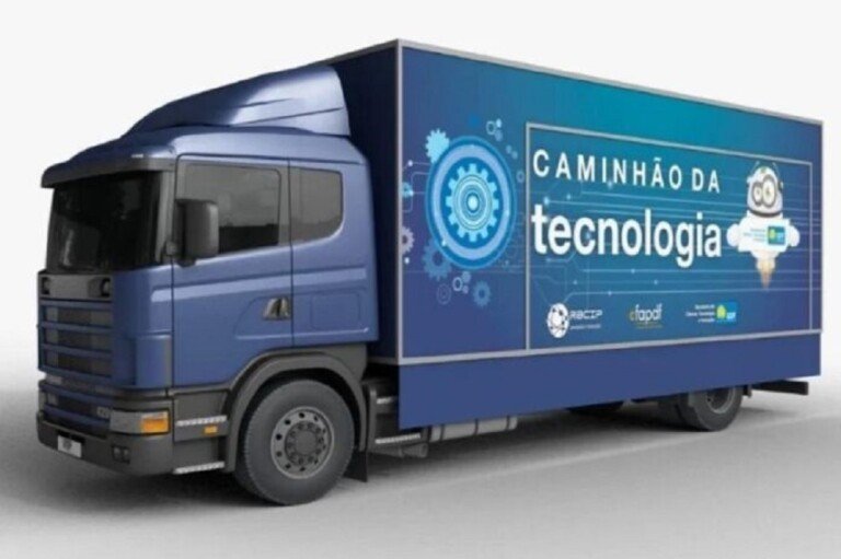 27.1.-Caminhao-da-Tecnologia.-Secti-696x515