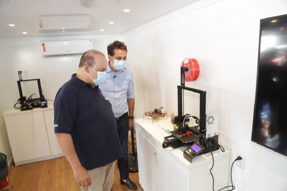 Ibaneis lança o programa Caminhão da Tecnologia no Distrito Federal