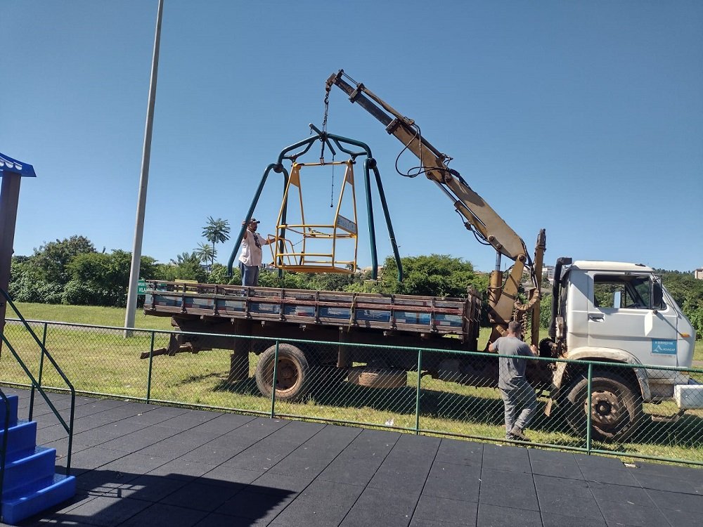 Após denuncias de vandalismo Administração do Varjão recolheu brinquedo do parquinho da quadra 10