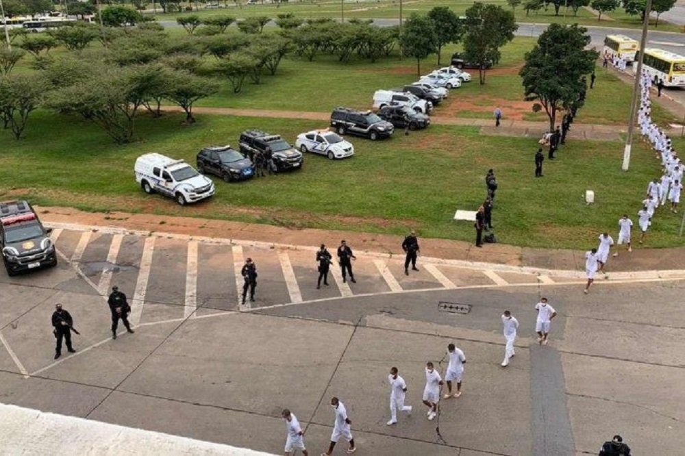 Primeiro saidão de 2022 libera mais de 1,8 mil presos do DF; veja vídeo