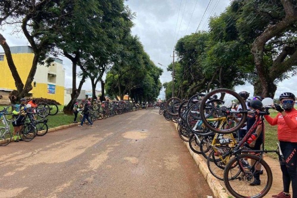 Cortejo | Familiares, amigos e uma multidão de ciclistas prestaram homenagem a Joelson Fernandes