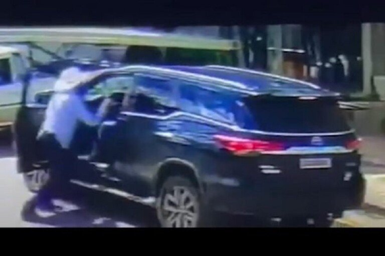 Amauri-Ribeiro-durante-agressao-contra-desafeto-politico-em-Piracanjuba-Goias-600x400