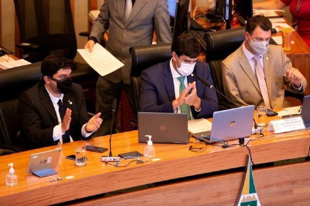 Após deputado se infectar, distritais da CLDF farão testagem em massa
