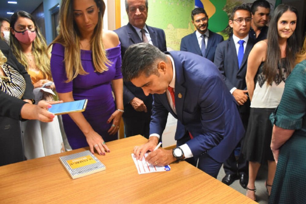 PL de Flavia Arruda e do Presidente Jair Bolsonaro filia Roosevelt Vilela e ele se torna o único militar filiado ao partido no DF
