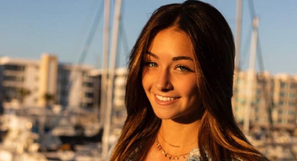 Para salvar a vida da filha, pai de influenciadora de 15 anos mata stalker obcecado por ela