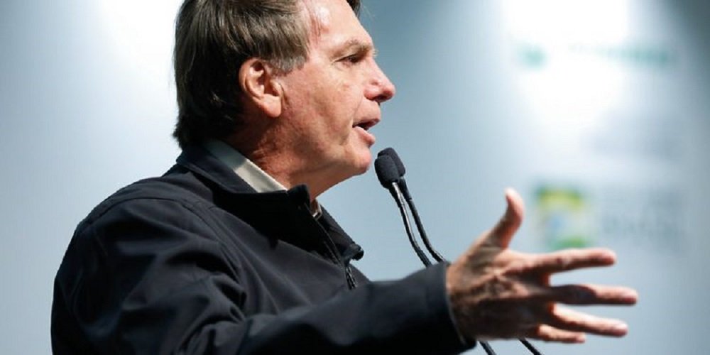 “Uma das gasolinas mais baratas do mundo é a nossa”, diz Bolsonaro