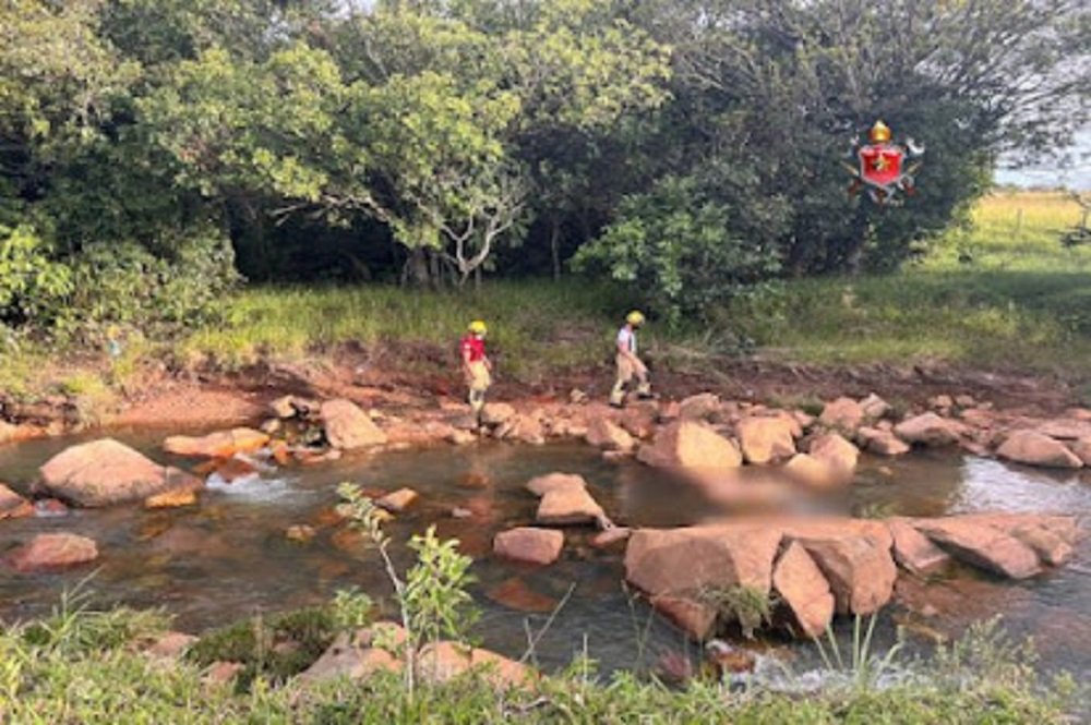 Corpo é encontrado submerso em córrego no Recanto das Emas-DF