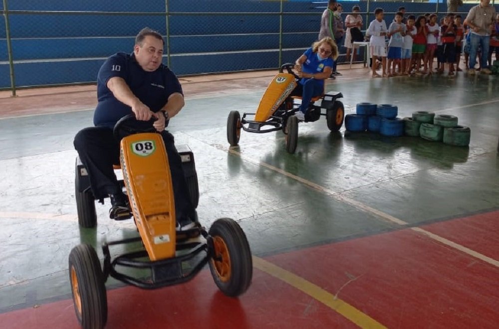 Corrida de Kart – Deputado Federal Júlio Cesar Ribeiro X Vânia Gurgel Administradora do Scia Estrutural