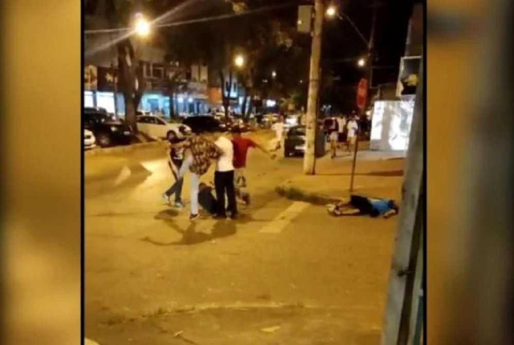 Violência no Paranoá Imagens brutais, registradas em vídeo mostram dois jovens sendo espancados
