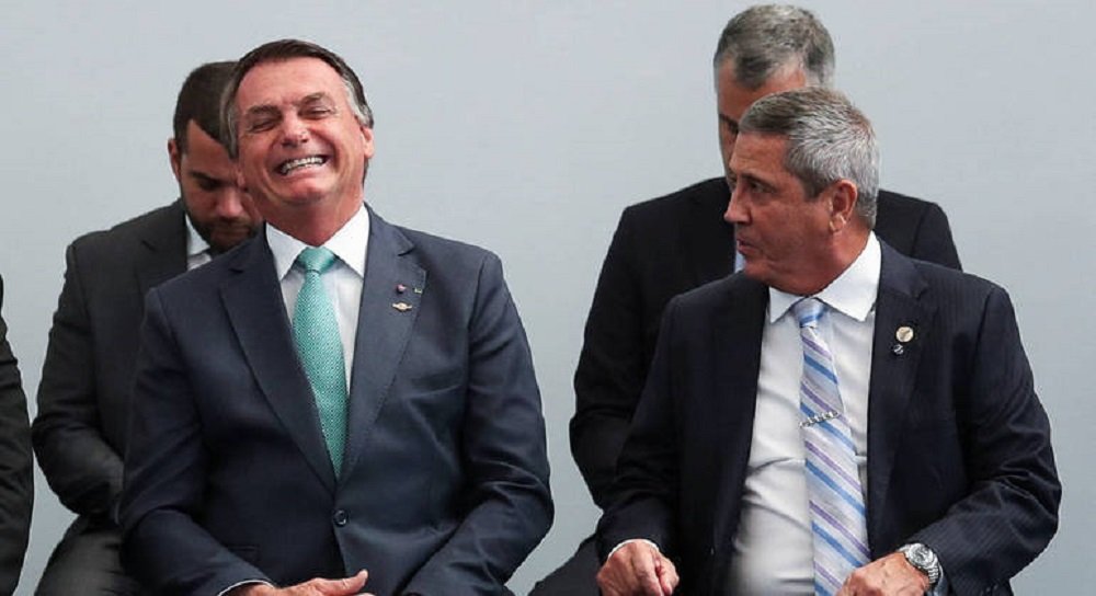 Bolsonaro sugere que Braga Netto será seu vice nas eleições deste ano