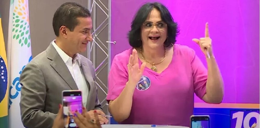 Ex-ministra Damares Alves é internada com broncopneumonia em Brasília