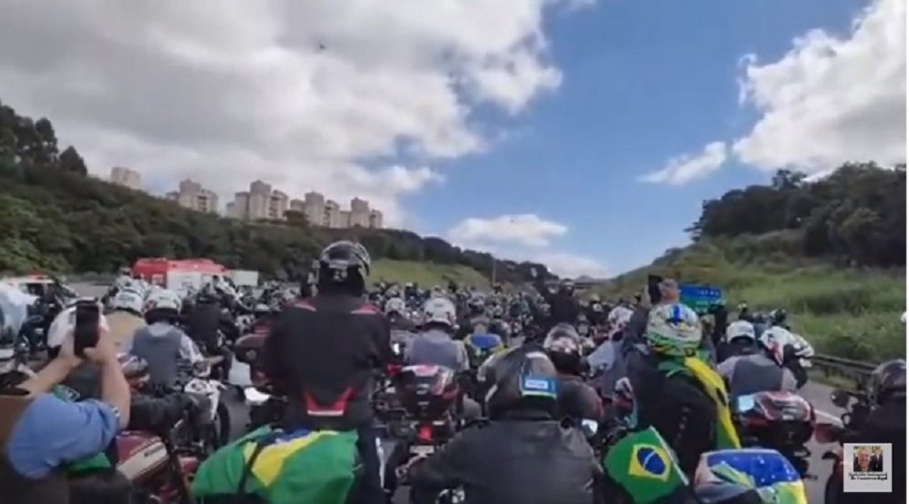 Presidente Jair Bolsonaro Participa de motociata em São Paulo; VEJA OS VIDEOS