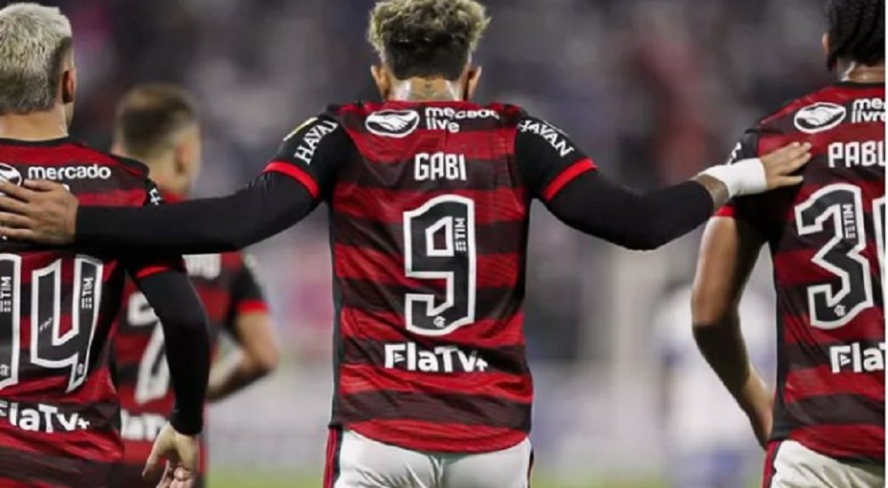 A estrela de Gabriel brilha e Flamengo derrota Universidad Católica no Chile e se mantém 100% na Libertadores